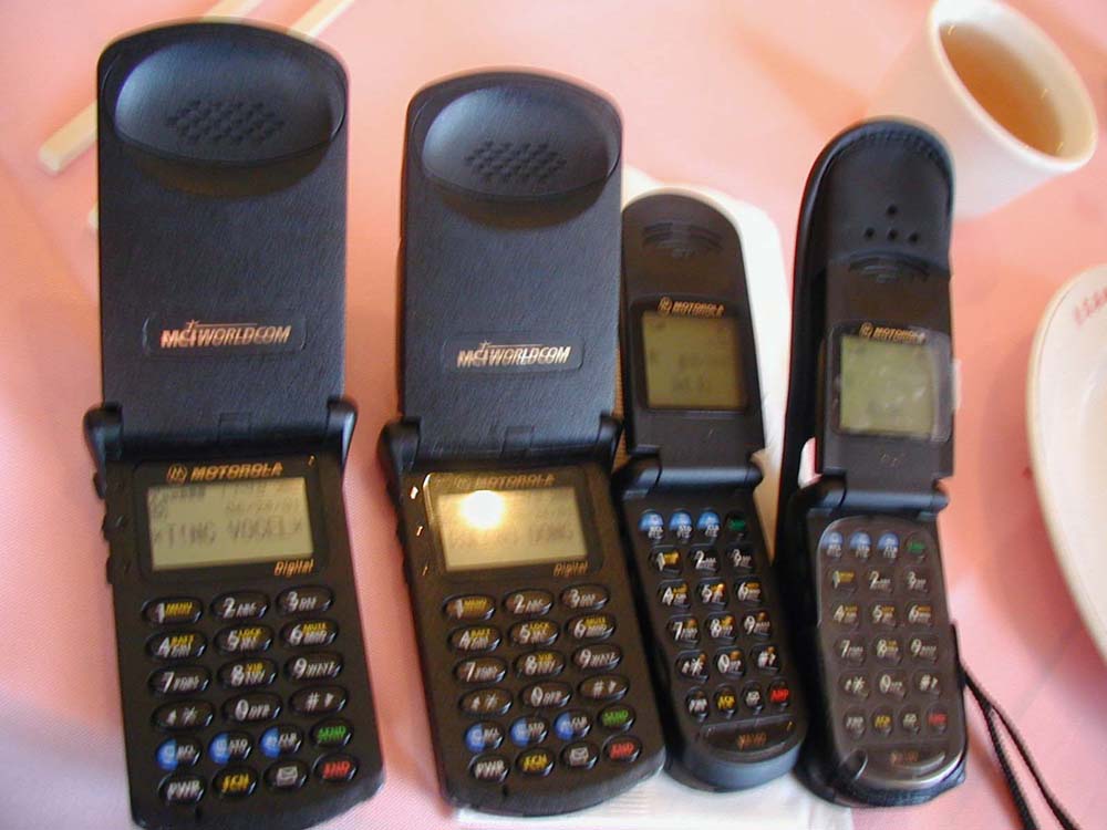 03_Cellphones