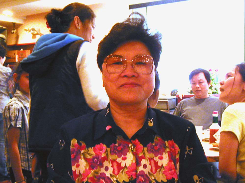 049_Mom